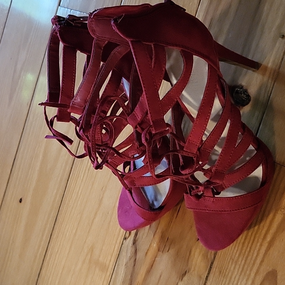 Heels - Picture 2 of 5